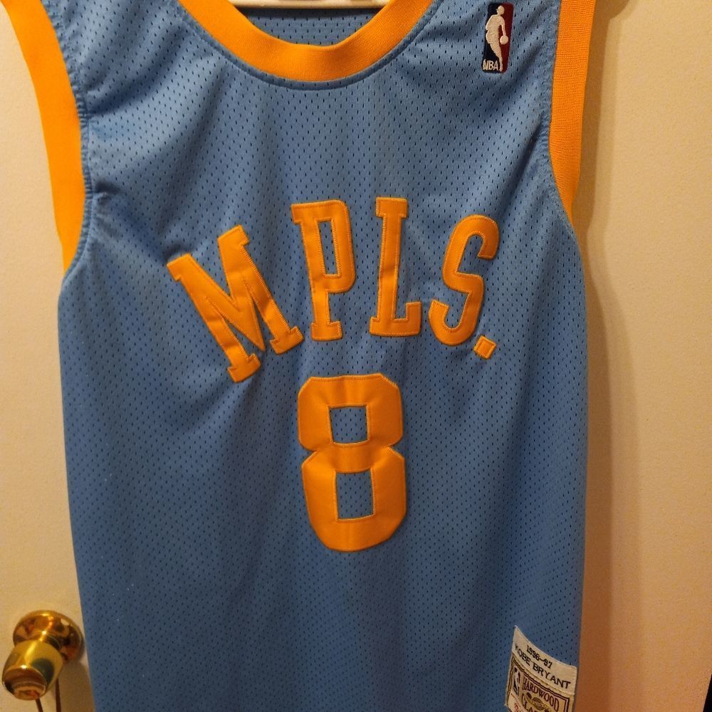 Kobe Bryant  M.P.L.S Mitchell & Ness Jersy, excellent condition..size 50 (large)